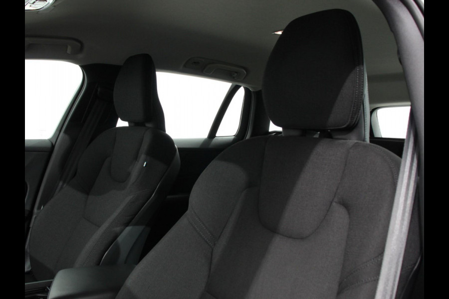 Volvo V60 2.0 B4 Momentum | Climate control | Cruise control adaptieve | Parkeersensoren | Achteruitrijd camera | LED | Verwarmde voorstoelen | Lane assist | Apple Carplay/ Android Auto