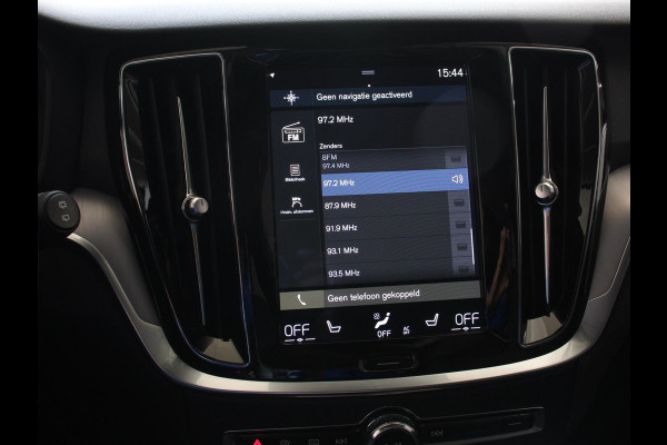Volvo V60 2.0 B4 Momentum | Climate control | Cruise control adaptieve | Parkeersensoren | Achteruitrijd camera | LED | Verwarmde voorstoelen | Lane assist | Apple Carplay/ Android Auto