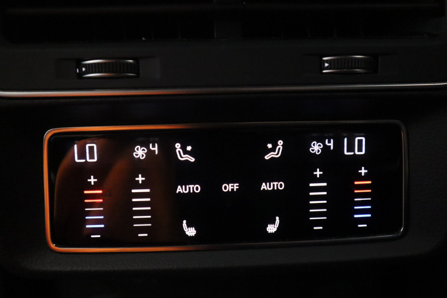 Audi Q8 4.0 TFSI RS Q8 quattro Panoramadak 23''Velgen Head-Up B&O Audio ! 2e Paasdag geopend van 12.00 tot 17:00u !