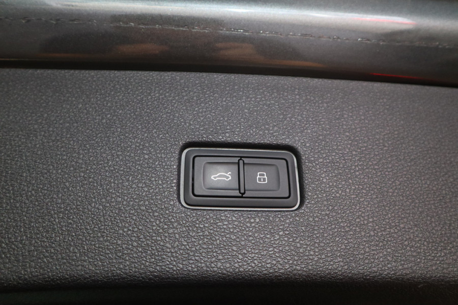 Audi Q8 4.0 TFSI RS Q8 quattro Panoramadak 23''Velgen Head-Up B&O Audio ! 2e Paasdag geopend van 12.00 tot 17:00u !