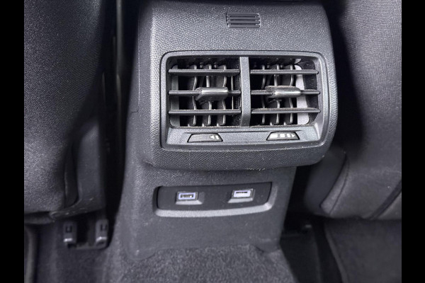 Citroën Ë-C4 Shine 50 kWh SOH 98% 3-FASE LADER | STUUR- & STOELVERWARMING | TREKHAAK | HEAD-UP DISPLAY | CAMERA | KEYLESS START & GO | DODEHOEKDETECTIE | RIJKLAAR MET 12 MAANDEN BOVAG-GARANTIE