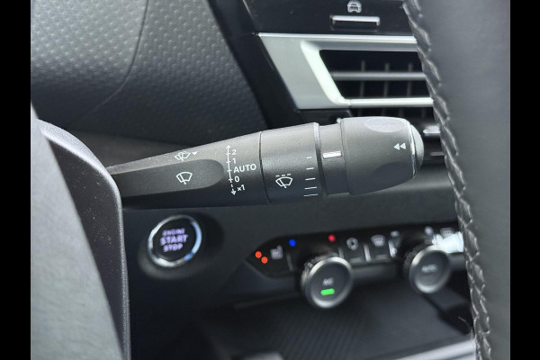Citroën Ë-C4 Shine 50 kWh SOH 98% 3-FASE LADER | STUUR- & STOELVERWARMING | TREKHAAK | HEAD-UP DISPLAY | CAMERA | KEYLESS START & GO | DODEHOEKDETECTIE | RIJKLAAR MET 12 MAANDEN BOVAG-GARANTIE