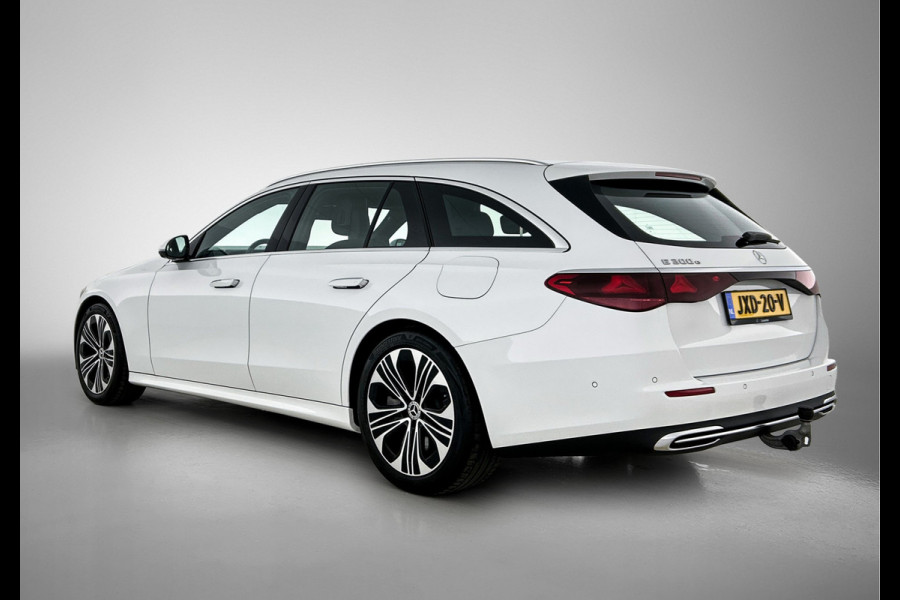 Mercedes-Benz E-Klasse Estate 300 e Luxury Line Plug-In Hybride Trekhaak | Rijassistentiepakket plus | Parkeerpakket met 360°-camera | Distronic | Sfeerverlichting. Inclusief 24 maanden MB Certified garantie voor Europa.