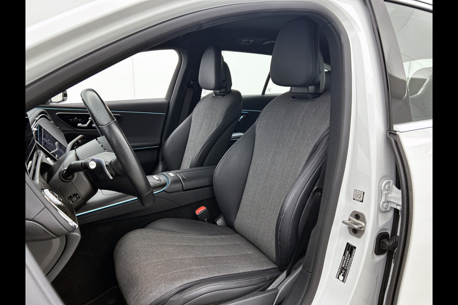 Mercedes-Benz E-Klasse Estate 300 e Luxury Line Plug-In Hybride Trekhaak | Rijassistentiepakket plus | Parkeerpakket met 360°-camera | Distronic | Sfeerverlichting. Inclusief 24 maanden MB Certified garantie voor Europa.