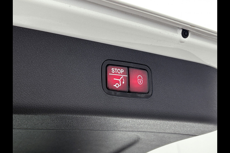 Mercedes-Benz E-Klasse Estate 300 e Luxury Line Plug-In Hybride Trekhaak | Rijassistentiepakket plus | Parkeerpakket met 360°-camera | Distronic | Sfeerverlichting. Inclusief 24 maanden MB Certified garantie voor Europa.