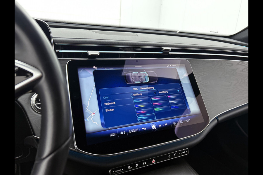 Mercedes-Benz E-Klasse Estate 300 e Luxury Line Plug-In Hybride Trekhaak | Rijassistentiepakket plus | Parkeerpakket met 360°-camera | Distronic | Sfeerverlichting. Inclusief 24 maanden MB Certified garantie voor Europa.