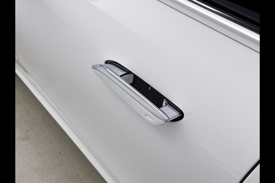 Mercedes-Benz E-Klasse Estate 300 e Luxury Line Plug-In Hybride Trekhaak | Rijassistentiepakket plus | Parkeerpakket met 360°-camera | Distronic | Sfeerverlichting. Inclusief 24 maanden MB Certified garantie voor Europa.