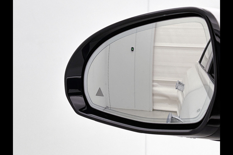 Mercedes-Benz E-Klasse Estate 300 e Luxury Line Plug-In Hybride Trekhaak | Rijassistentiepakket plus | Parkeerpakket met 360°-camera | Distronic | Sfeerverlichting. Inclusief 24 maanden MB Certified garantie voor Europa.
