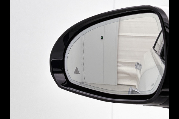 Mercedes-Benz E-Klasse Estate 300 e Luxury Line Plug-In Hybride Trekhaak | Rijassistentiepakket plus | Parkeerpakket met 360°-camera | Distronic | Sfeerverlichting. Inclusief 24 maanden MB Certified garantie voor Europa.