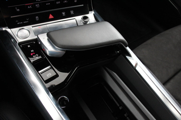 Audi e-tron e-tron 55 quattro | Navigatie | Climate Control | Alcantara | Camera | Electrisch bedienbare achterklep | Led | Cruise Control Adaptive |