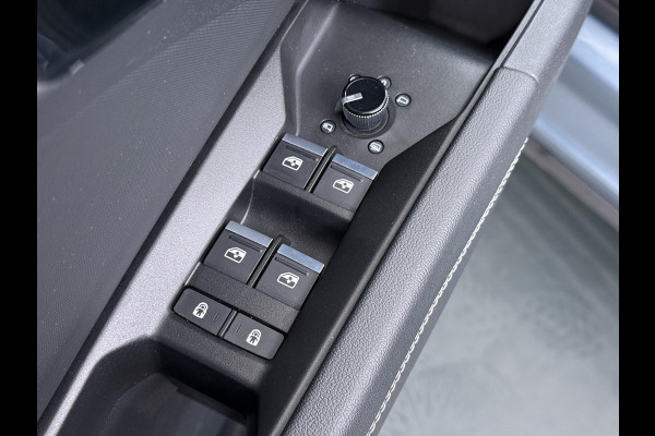 Audi Q4 e-tron 40 Launch edition Advanced Plus 77 kWh SOH 92% | S-LINE INTERIEUR | PANORAMADAK | STOELVERWARMING | ELEKTRISCHE ACHTERKLEP | LUXE BEKLEDING | RIJKLAAR MET 12 MND BOVAG GARANTIE