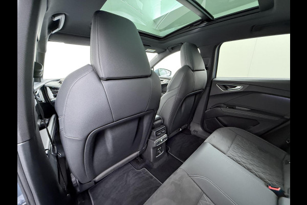 Audi Q4 e-tron 40 Launch edition Advanced Plus 77 kWh SOH 92% | S-LINE INTERIEUR | PANORAMADAK | STOELVERWARMING | ELEKTRISCHE ACHTERKLEP | LUXE BEKLEDING | RIJKLAAR MET 12 MND BOVAG GARANTIE