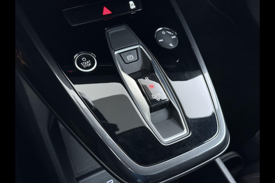 Audi Q4 e-tron 40 Launch edition Advanced Plus 77 kWh SOH 92% | S-LINE INTERIEUR | PANORAMADAK | STOELVERWARMING | ELEKTRISCHE ACHTERKLEP | LUXE BEKLEDING | RIJKLAAR MET 12 MND BOVAG GARANTIE