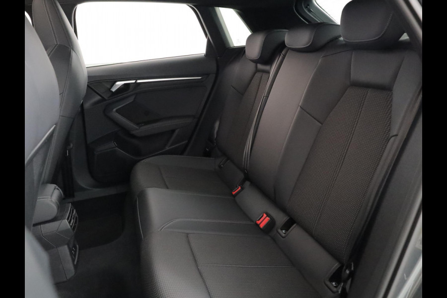 Audi A3 Sportback 30 TFSI S edition 110pk Aut| pano-dak| Navi| 17'LM-velgen| Parksensors