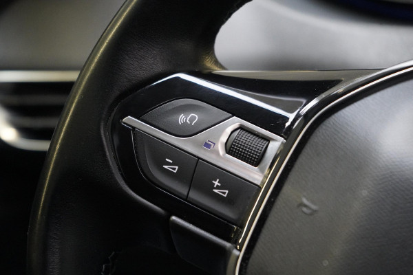 Peugeot 3008 1.2 PureTech Crossway | Panoramadak | Trekhaak | Navigatie | Camera | All-seasonbanden