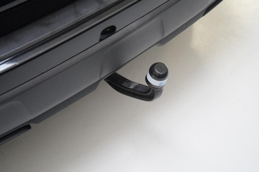 Peugeot 3008 1.2 PureTech Crossway | Panoramadak | Trekhaak | Navigatie | Camera | All-seasonbanden