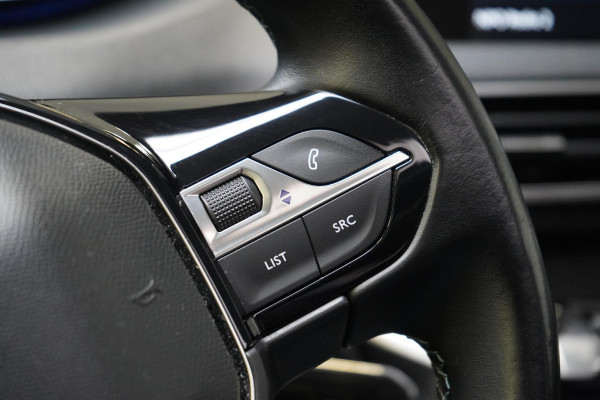 Peugeot 3008 1.2 PureTech Crossway | Panoramadak | Trekhaak | Navigatie | Camera | All-seasonbanden