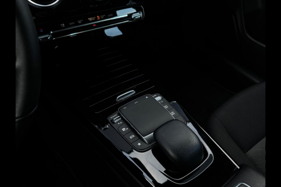 Mercedes-Benz CLA-Klasse Shooting Brake 180 d Bns Sol. Lux. Aut WIDESCREEN CAMERA PDC SPORTVELGEN