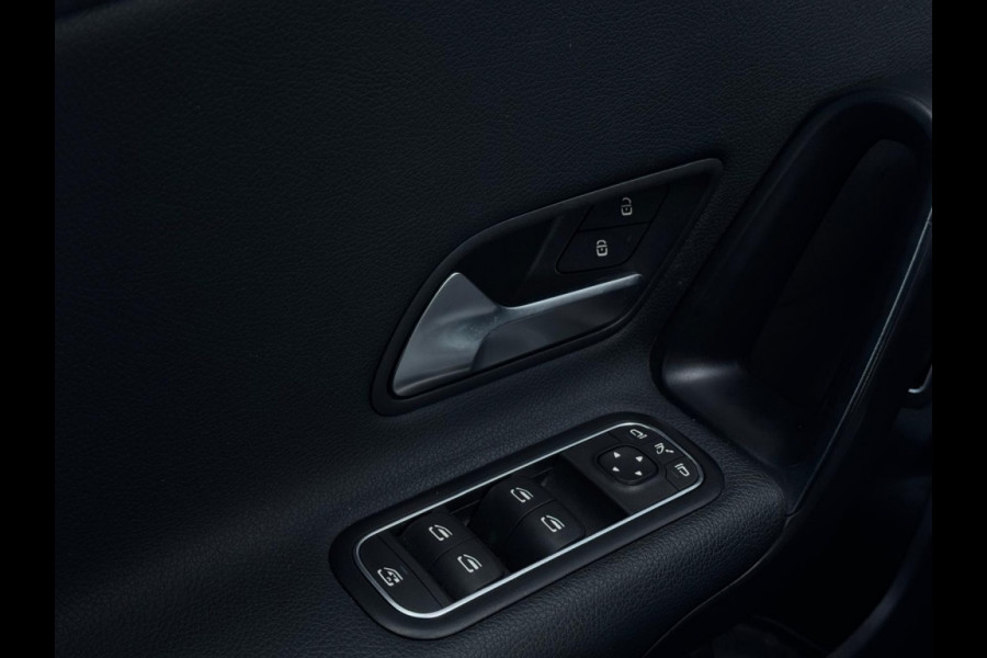 Mercedes-Benz CLA-Klasse Shooting Brake 180 d Bns Sol. Lux. Aut WIDESCREEN CAMERA PDC SPORTVELGEN