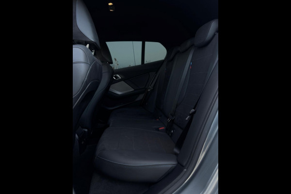 BMW 1-serie 120i M PACK 2025 LEDER SPORTVELGEN H&K LED WIDESCREEN