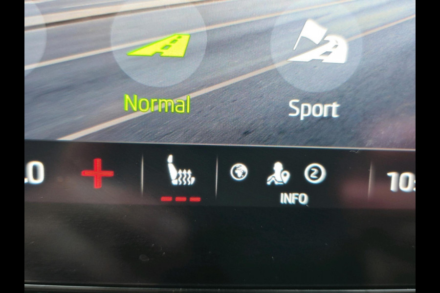 Škoda Octavia Combi 1.0 TSI Business Edition | Achteruitrijcamera | Stoelverwarming | Navigatie | Elektrische achterklep |