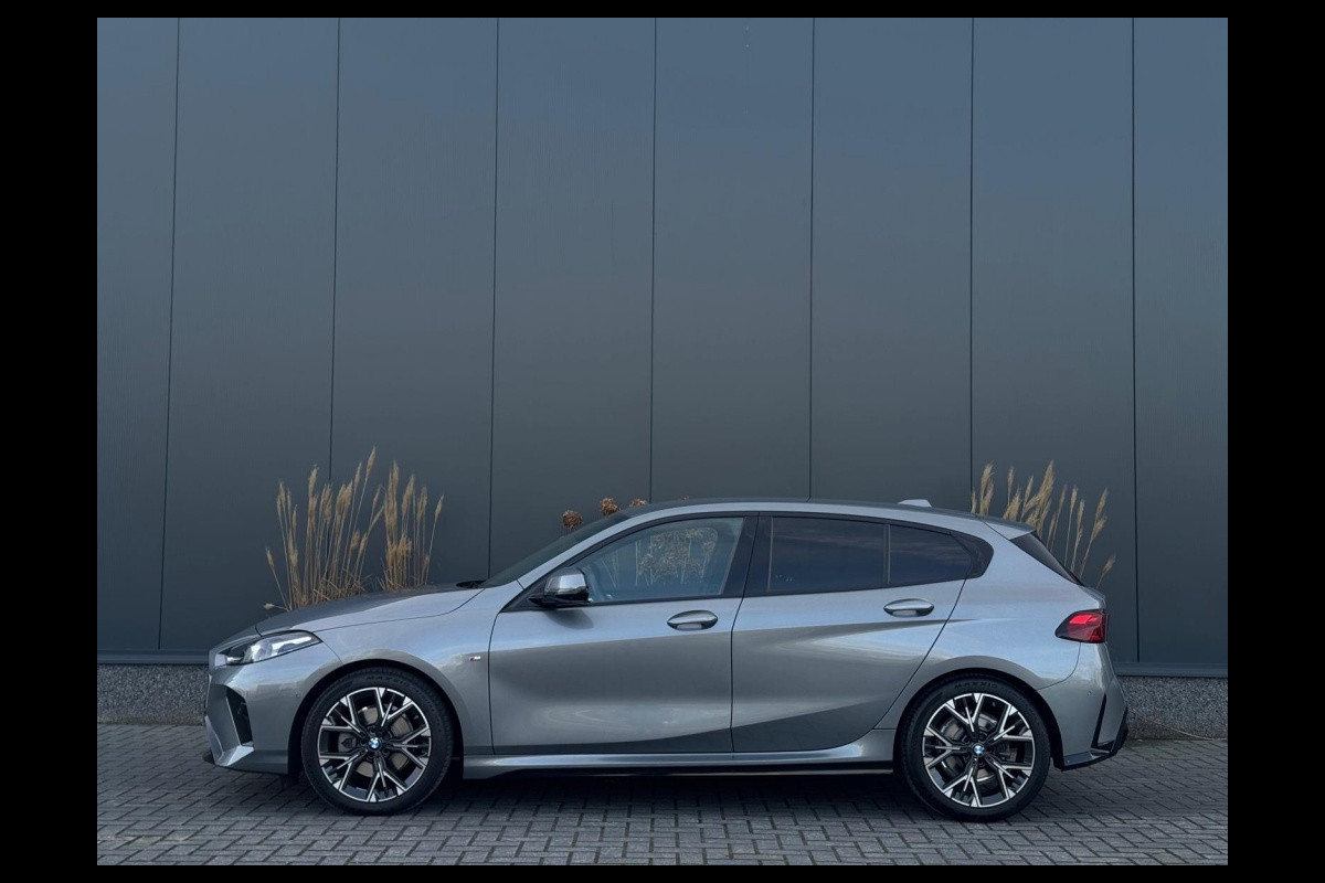 BMW 1-serie 120i M PACK 2025 LEDER SPORTVELGEN H&K LED WIDESCREEN