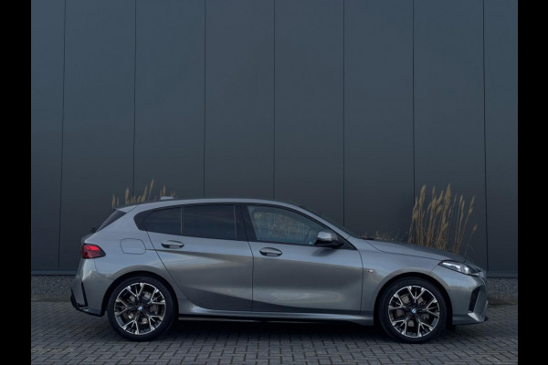 BMW 1-serie 120i M PACK 2025 LEDER SPORTVELGEN H&K LED WIDESCREEN