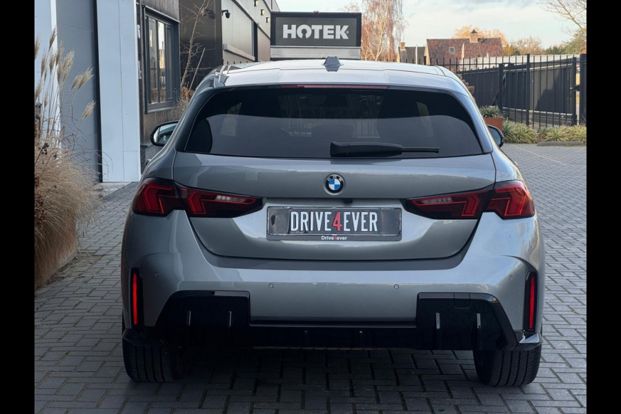 BMW 1-serie 120i M PACK 2025 LEDER SPORTVELGEN H&K LED WIDESCREEN