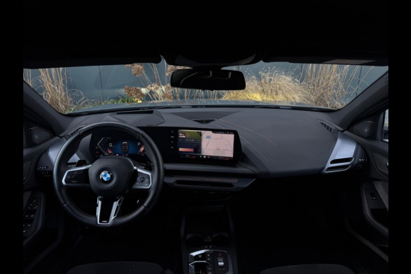 BMW 1-serie 120i M PACK 2025 LEDER SPORTVELGEN H&K LED WIDESCREEN