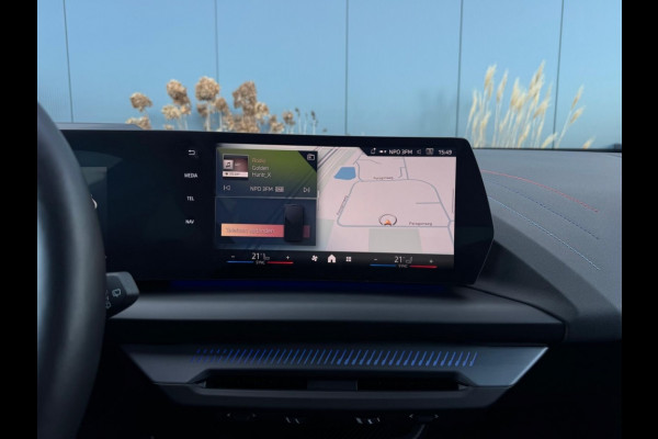 BMW 1-serie 120i M PACK 2025 LEDER SPORTVELGEN H&K LED WIDESCREEN