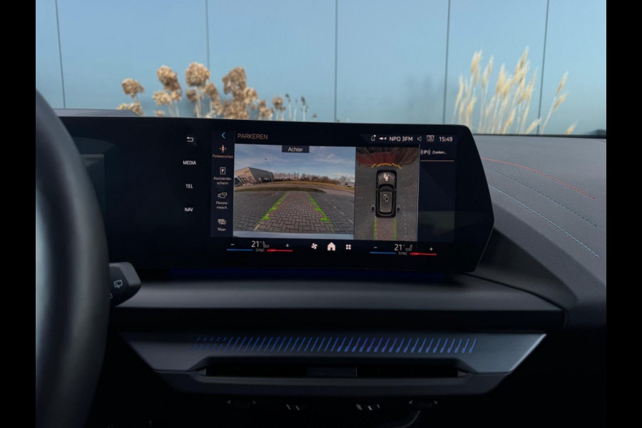 BMW 1-serie 120i M PACK 2025 LEDER SPORTVELGEN H&K LED WIDESCREEN