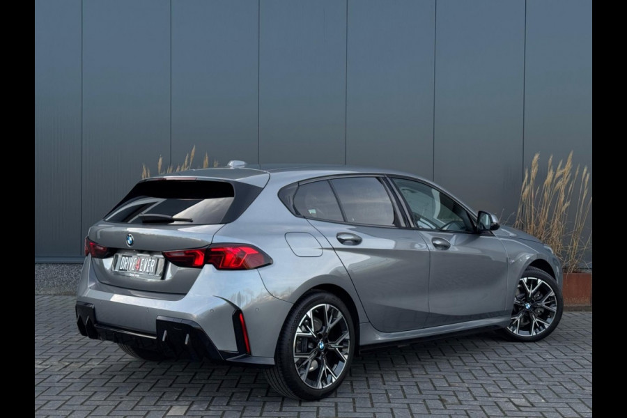 BMW 1-serie 120i M PACK 2025 LEDER SPORTVELGEN H&K LED WIDESCREEN