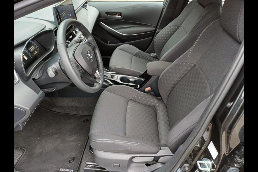 Toyota Corolla Hybrid 140 Black Edition | Stuur-& Stoelverwarming | Apple Carplay & AndroidAUTO | Adaptieve cruise control