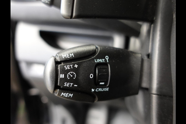 Peugeot Expert 2.0 Hdi 180PK Peugeot Expert 2.0 Hdi Automaat Dubbele Cabine Navigatie Parkeersensoren Clima Control Trekhaak