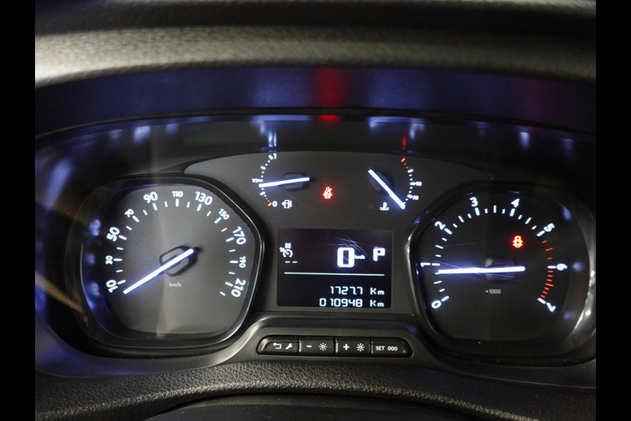 Peugeot Expert 2.0 Hdi 180PK Peugeot Expert 2.0 Hdi Automaat Dubbele Cabine Navigatie Parkeersensoren Clima Control Trekhaak