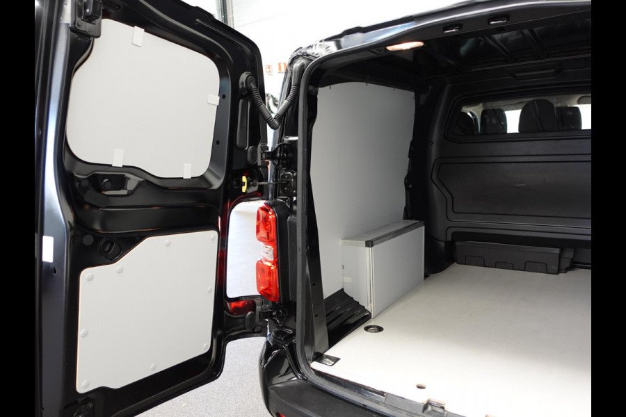 Peugeot Expert 2.0 Hdi 180PK Peugeot Expert 2.0 Hdi Automaat Dubbele Cabine Navigatie Parkeersensoren Clima Control Trekhaak