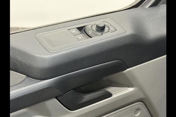 Ford Transit Custom 300 2.0 TDCI L2H1 Trend Nieuw Model Automaat Ford Transit Custom 300 2.0 TDCI L2H1 Trend NM Automaat Airco Navi PDC Camera