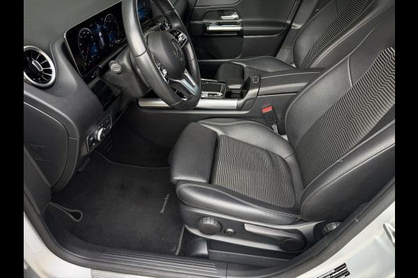 Mercedes-Benz B-klasse 180 Launch Edition Automaat / Parkeersensoren V-A / Cruise Control / Camera / Multimedia / 17'' LM / Navi