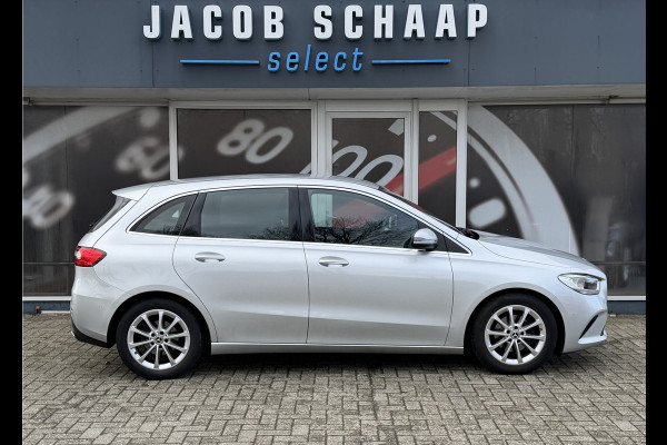 Mercedes-Benz B-klasse 180 Launch Edition Automaat / Parkeersensoren V-A / Cruise Control / Camera / Multimedia / 17'' LM / Navi