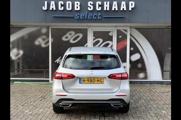 Mercedes-Benz B-klasse 180 Launch Edition Automaat / Parkeersensoren V-A / Cruise Control / Camera / Multimedia / 17'' LM / Navi