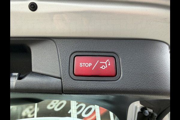 Mercedes-Benz B-klasse 180 Launch Edition Automaat / Parkeersensoren V-A / Cruise Control / Camera / Multimedia / 17'' LM / Navi