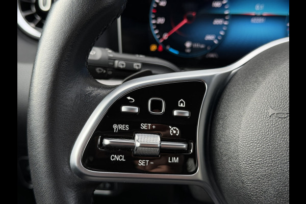Mercedes-Benz B-klasse 180 Launch Edition Automaat / Parkeersensoren V-A / Cruise Control / Camera / Multimedia / 17'' LM / Navi