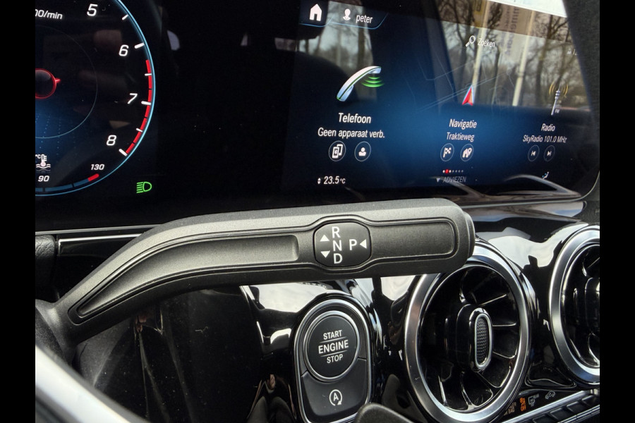 Mercedes-Benz B-klasse 180 Launch Edition Automaat / Parkeersensoren V-A / Cruise Control / Camera / Multimedia / 17'' LM / Navi