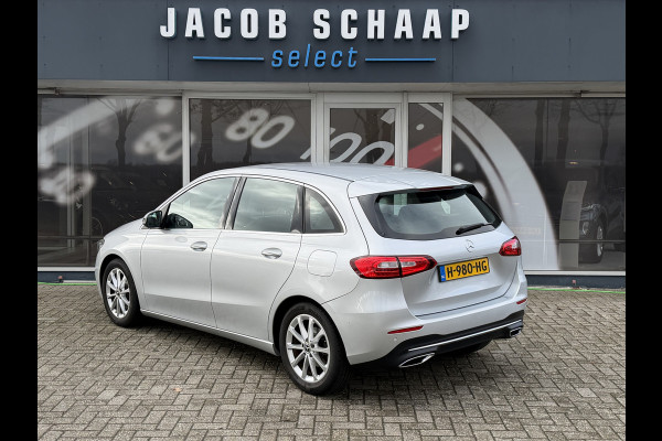 Mercedes-Benz B-klasse 180 Launch Edition Automaat / Parkeersensoren V-A / Cruise Control / Camera / Multimedia / 17'' LM / Navi