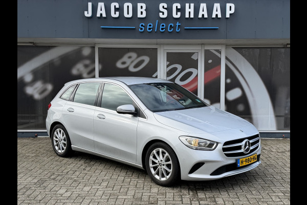 Mercedes-Benz B-klasse 180 Launch Edition Automaat / Parkeersensoren V-A / Cruise Control / Camera / Multimedia / 17'' LM / Navi