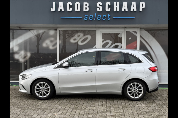 Mercedes-Benz B-klasse 180 Launch Edition Automaat / Parkeersensoren V-A / Cruise Control / Camera / Multimedia / 17'' LM / Navi