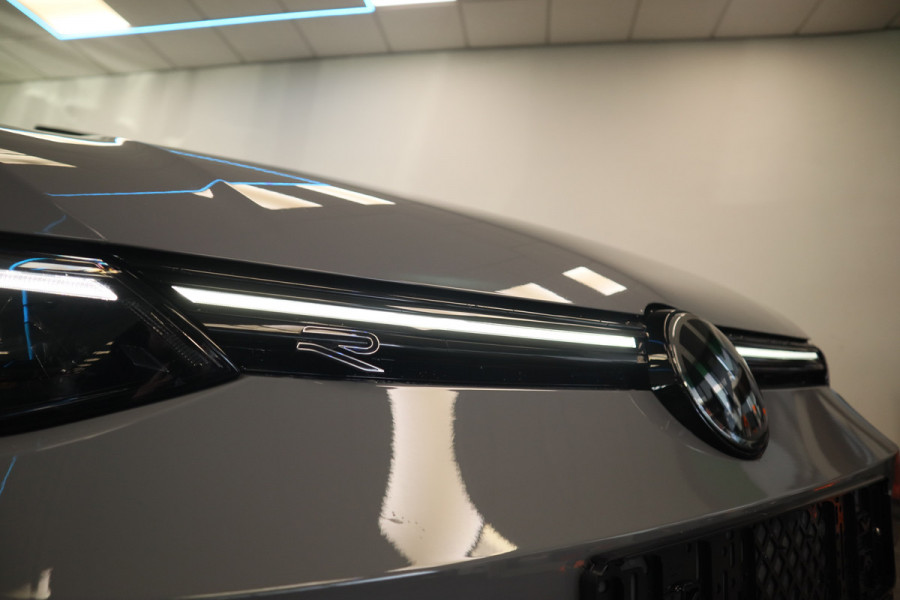 Volkswagen Golf 1.5 eTSI Style R-Line Panoramadak Trekhaak