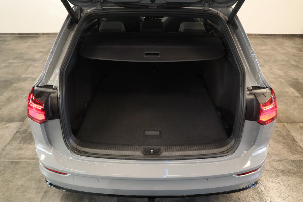 Volkswagen Golf 1.5 eTSI Style R-Line Panoramadak Trekhaak