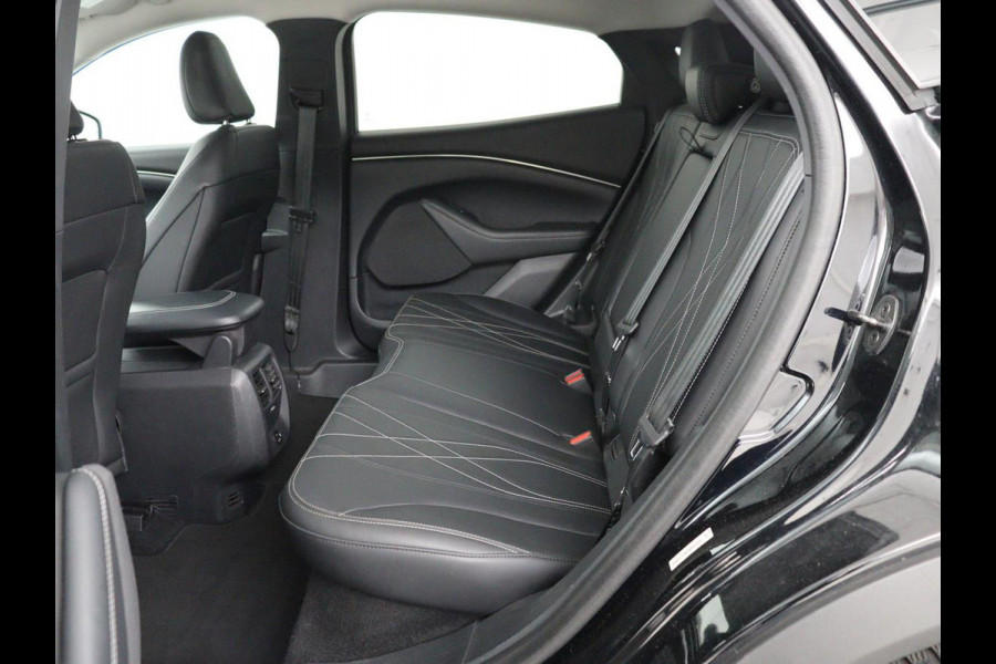Ford Mustang Mach-E RWD 75 kWh | SOH 93% | Leder | Trekhaak | Stoelverwarming | Adaptive cruise | Carplay | Camera | Stuurverwarming | 18'' | Full LED | Dodehoek detectie | Navigatie
