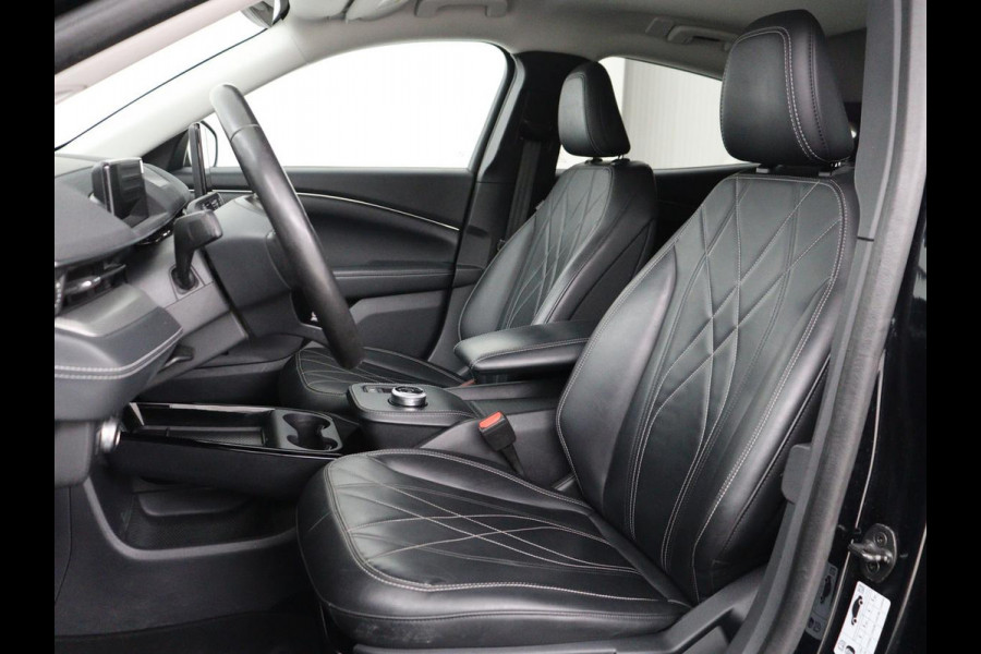 Ford Mustang Mach-E RWD 75 kWh | SOH 93% | Leder | Trekhaak | Stoelverwarming | Adaptive cruise | Carplay | Camera | Stuurverwarming | 18'' | Full LED | Dodehoek detectie | Navigatie